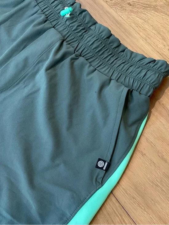 Zella Athletic Track Running Shorts Sporty Pockets Women's Medium Gray/Green EUC - Picture 2 of 7